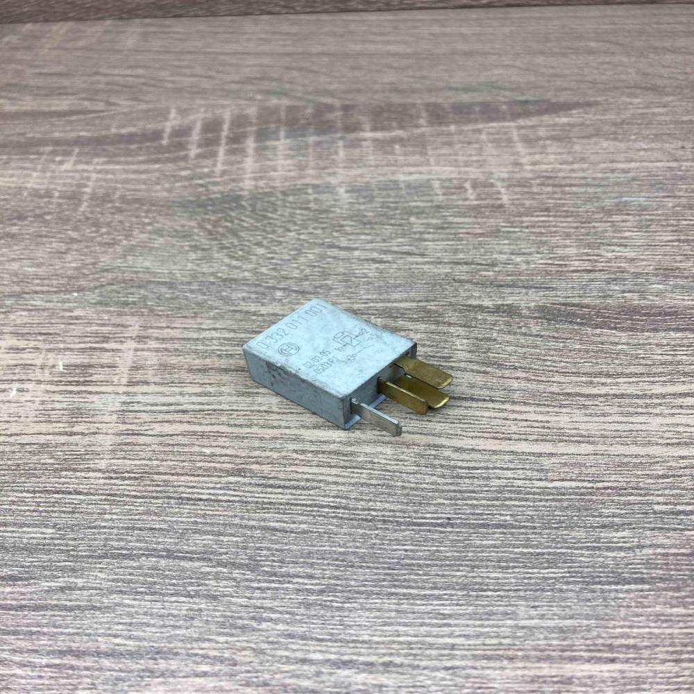 0332011001   Other relay Toyota Aygo AB10