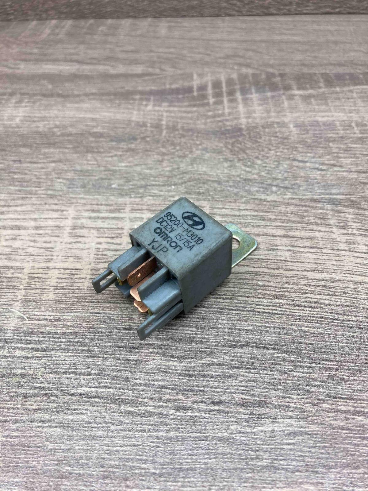 95200 M3010   Other relay Hyundai Terracan