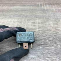 431951253B 0332914123  Other relay Audi 80 90 B2