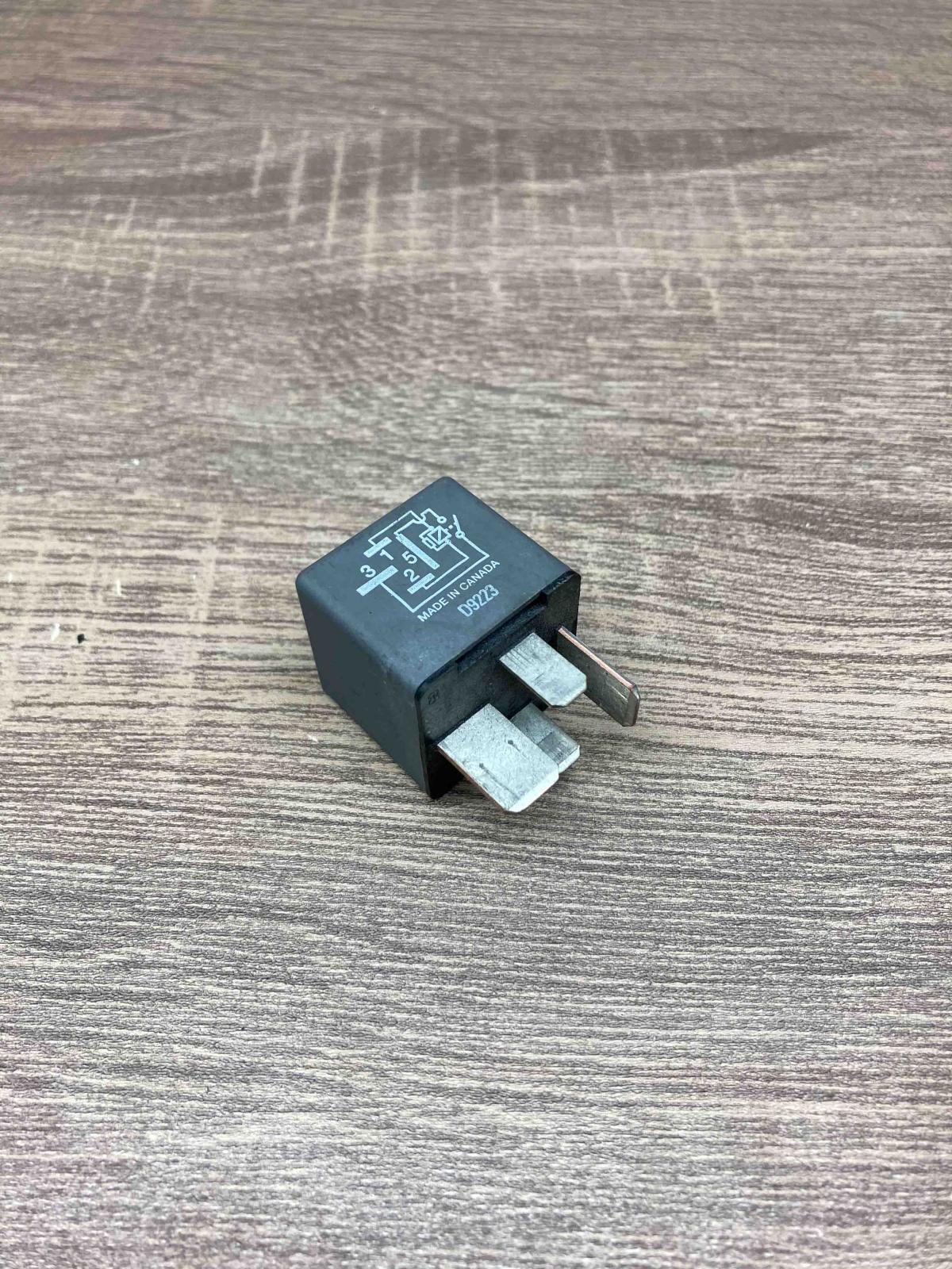 F80B 14B192 AA   Other relay Ford Transit