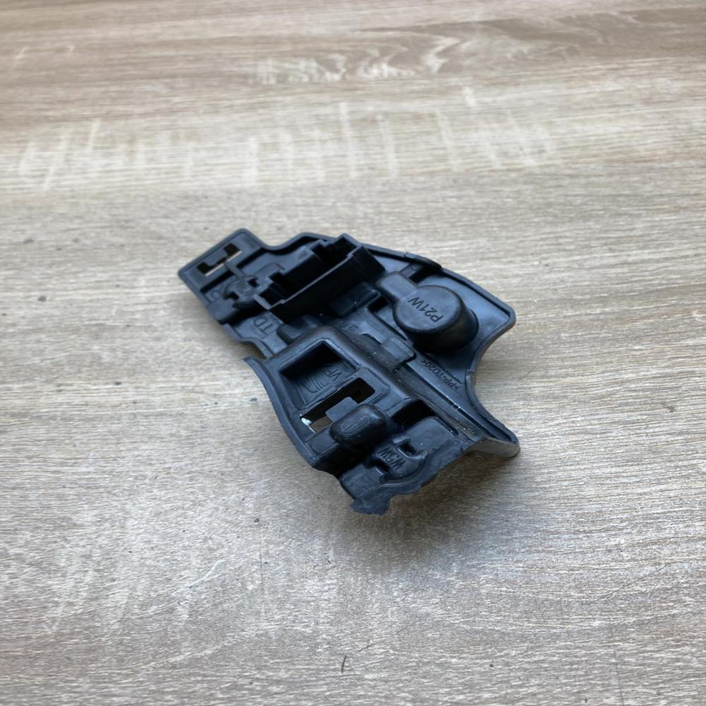 5F0945232   Tail light bulb cover holder Seat Leon (5F)