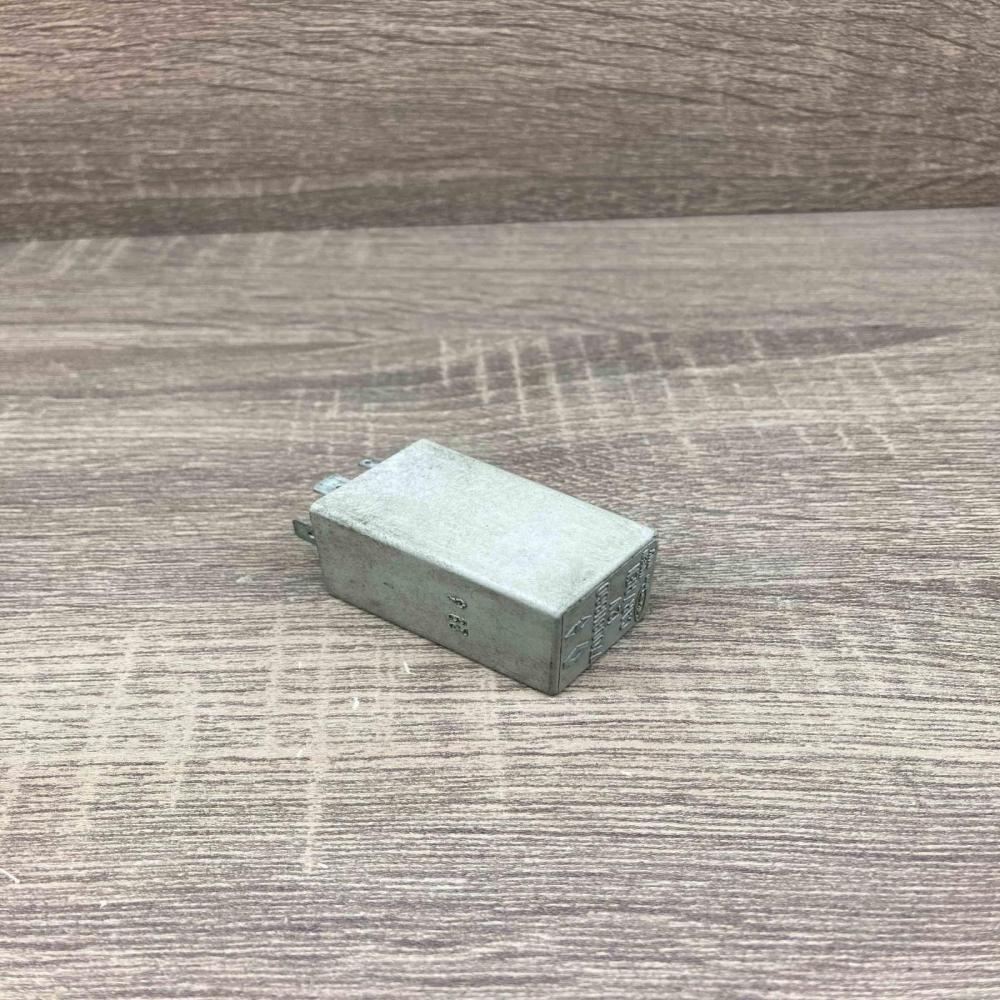 7700811860   Other relay Renault Laguna I