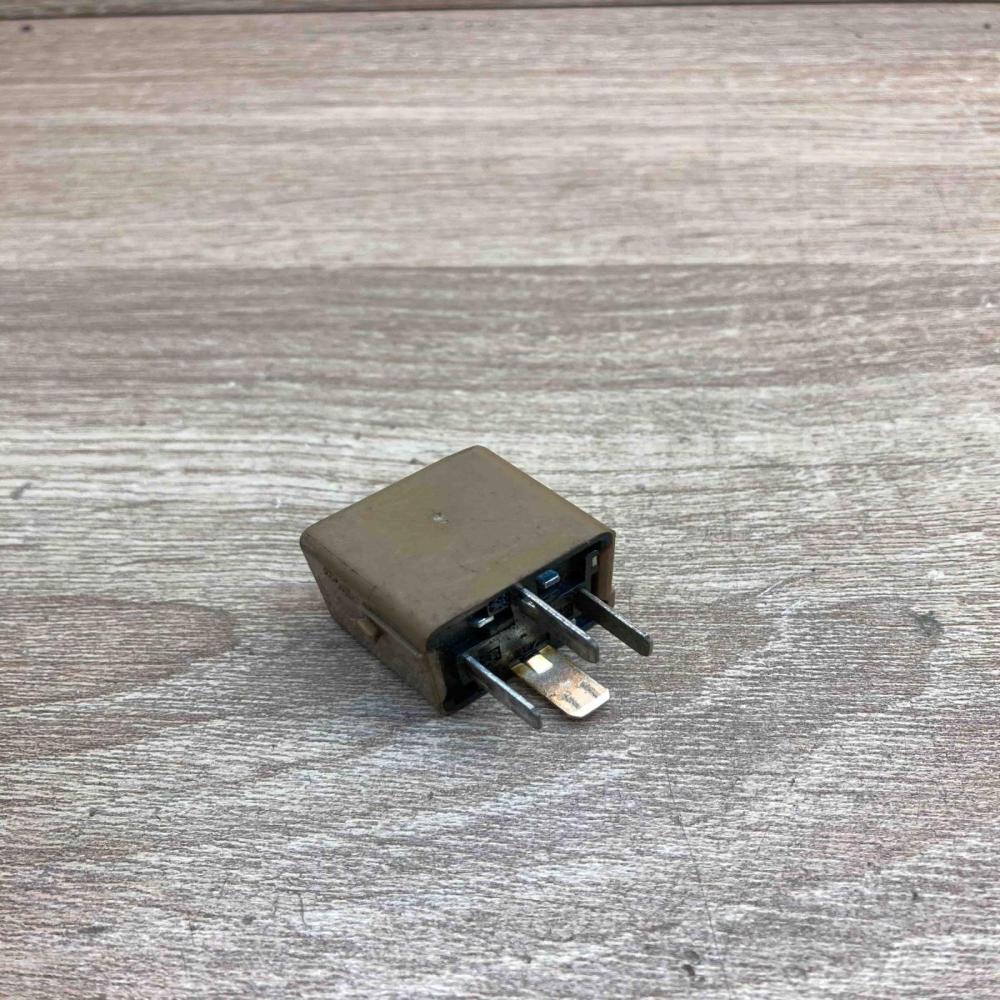 1388745 602039  Other relay BMW 7 E32