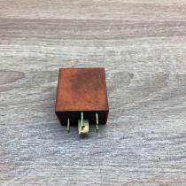 90457986   Other relay Opel Tigra A