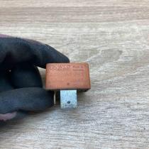443951253 Used  Other relay Audi 80 90 B3