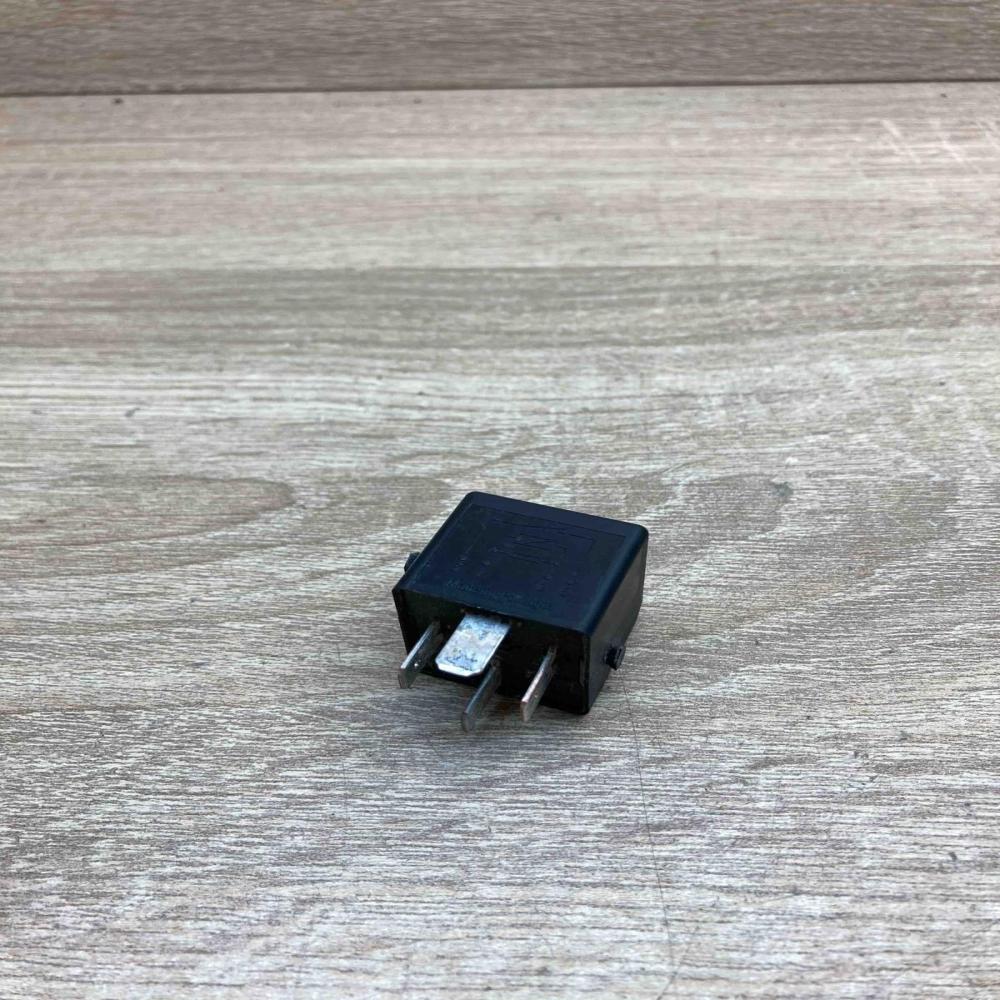 4H0951253A V23136 B0006 X080 645 Other relay Volkswagen Touareg I