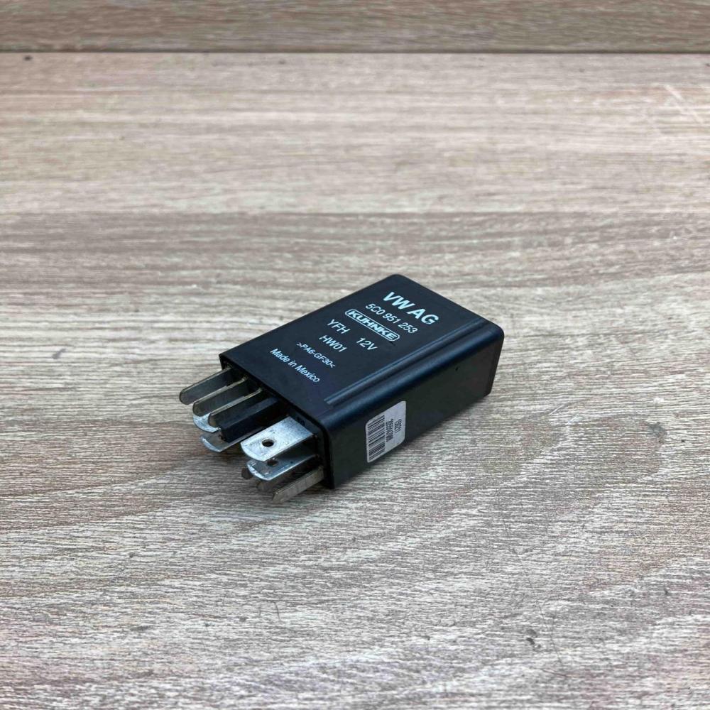 5C0951253  499 Other relay Volkswagen Jetta III