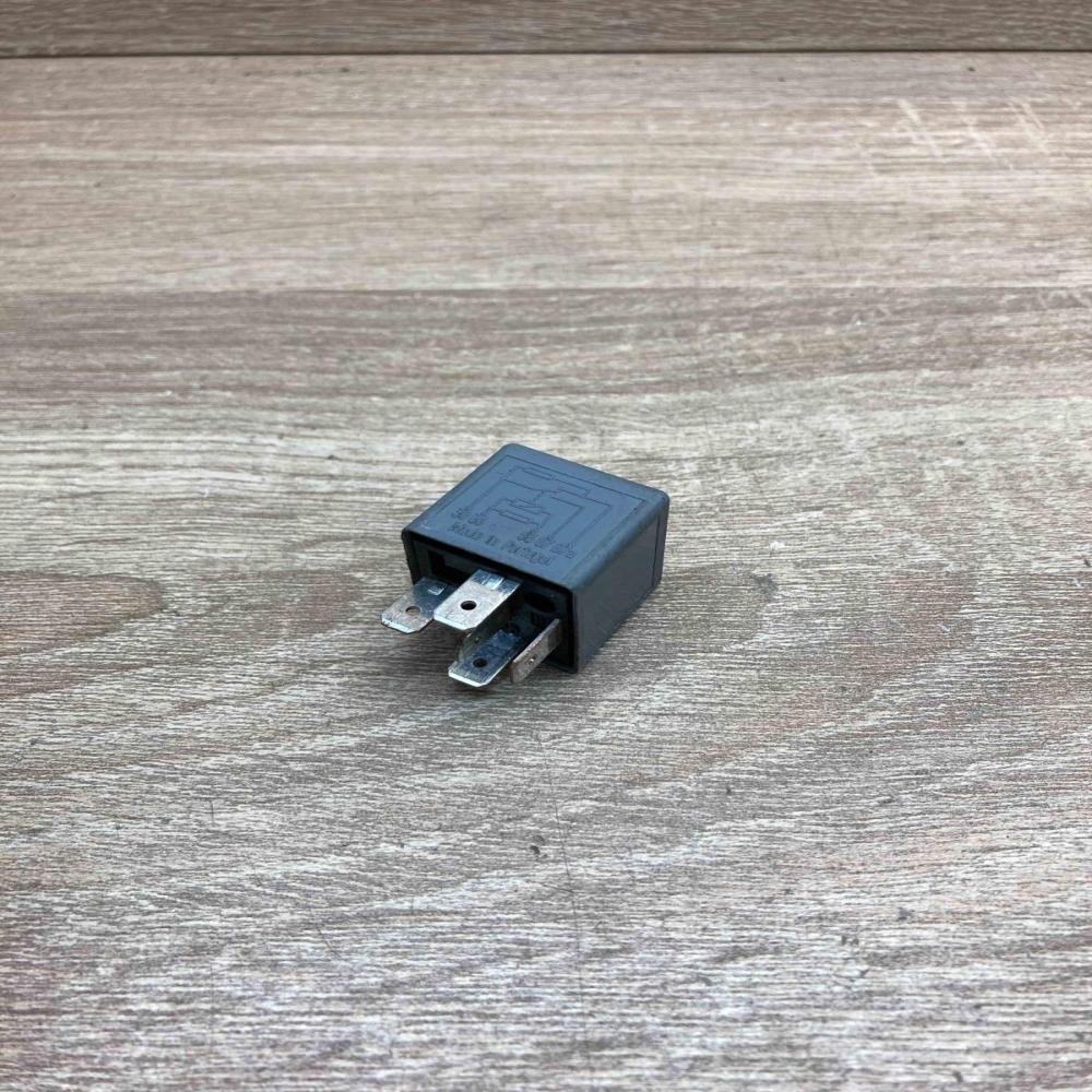 1J0927841 V23134 A52 X400 444 Other relay Volkswagen Sharan