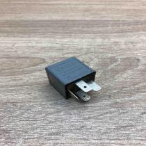 8D0951253A V23134 B52 X301 373 Other relay Volkswagen PASSAT B5