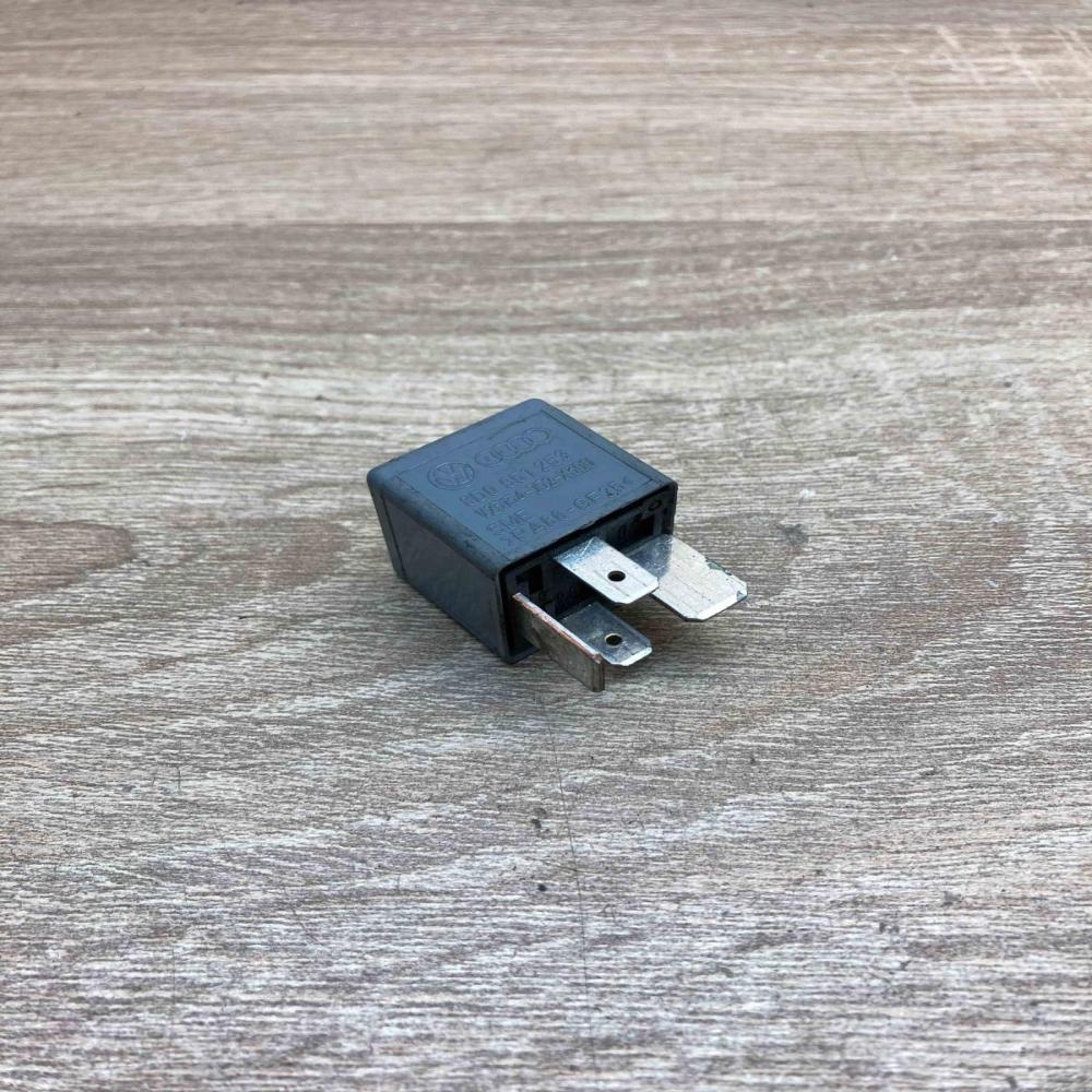 8D0951253A V23134 J52 X300 370 Other relay Audi A6 S6 C5 4B