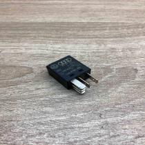 8Z0951253  395 Other relay Volkswagen PASSAT B5