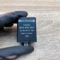 8D0959257 05071100 365 Other relay Audi 80 90 S2 B4