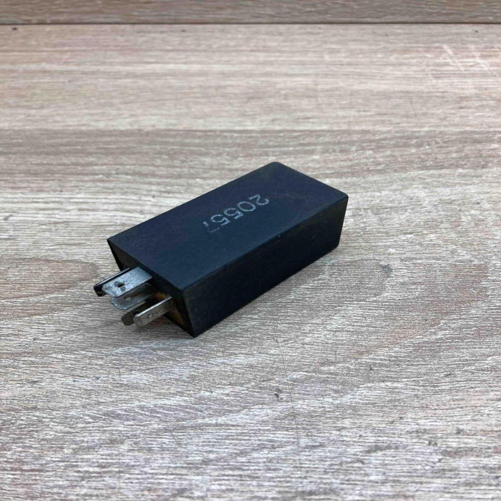 4A0907413  337 Other relay Audi A6 S6 C5 4B