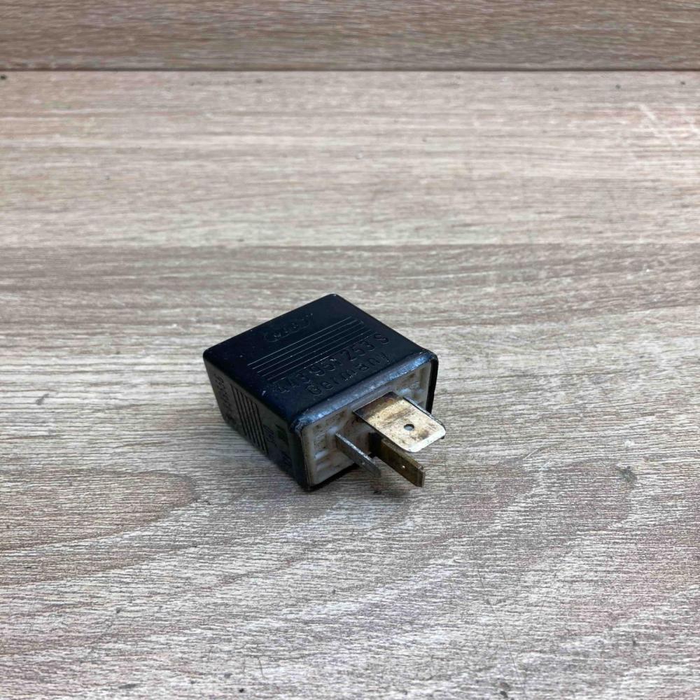 443951253S  217 Other relay Audi A6 S6 C4 4A