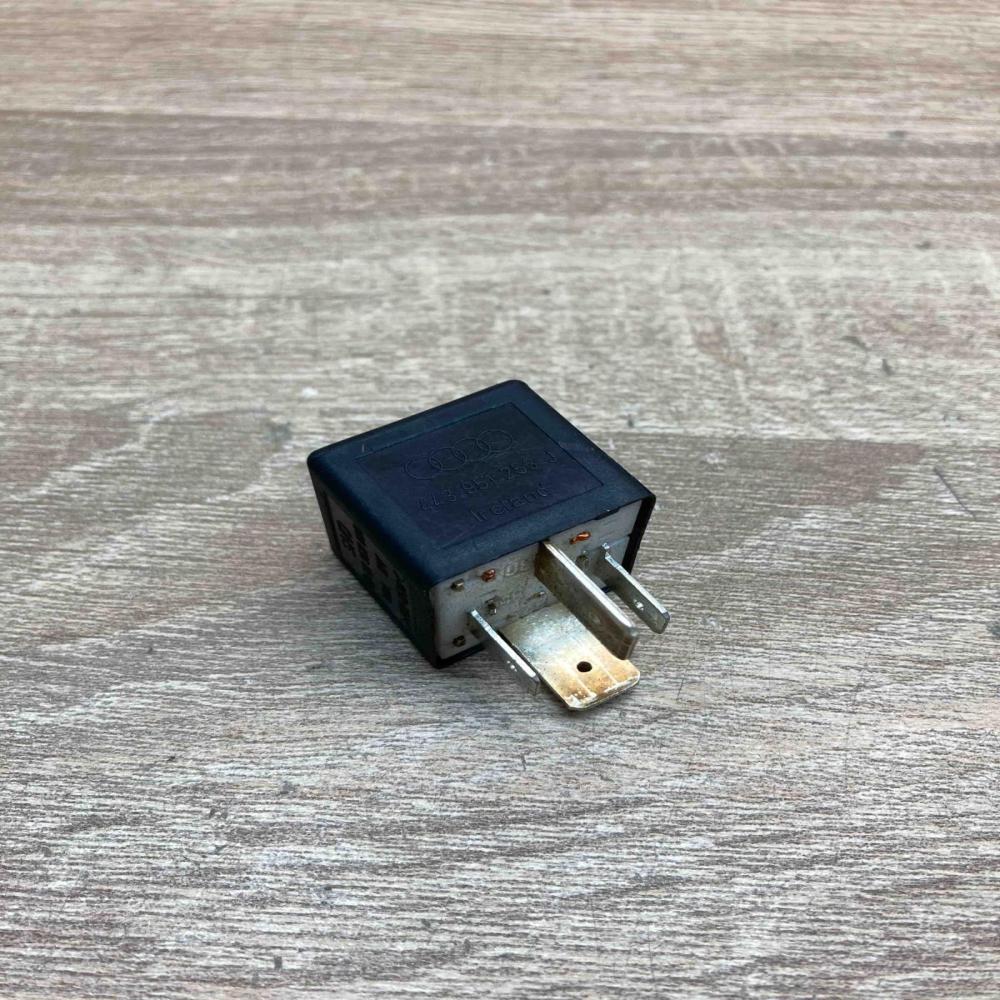 443951253J VW 213 Other relay Audi A4 S4 B5 8D