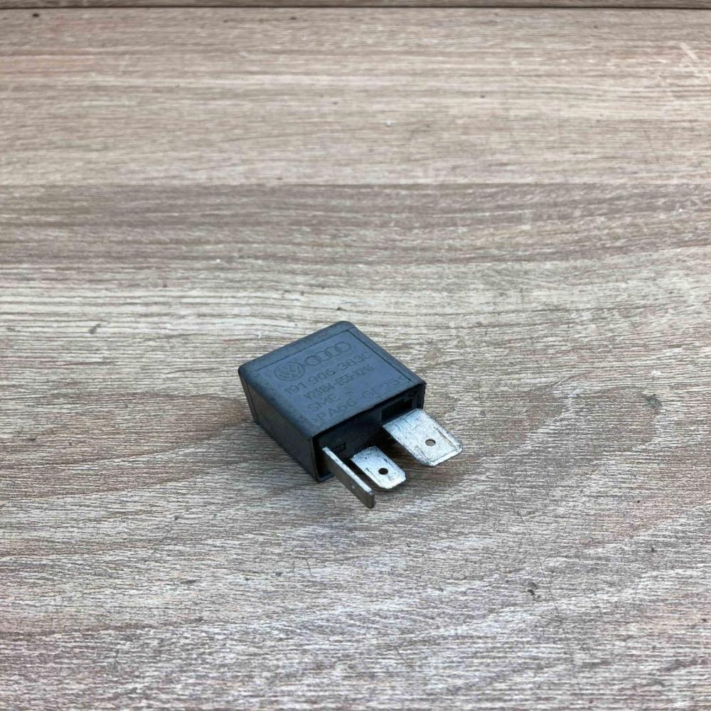191906383C V23134 B55 X216 167 Other relay Volkswagen PASSAT B5.5