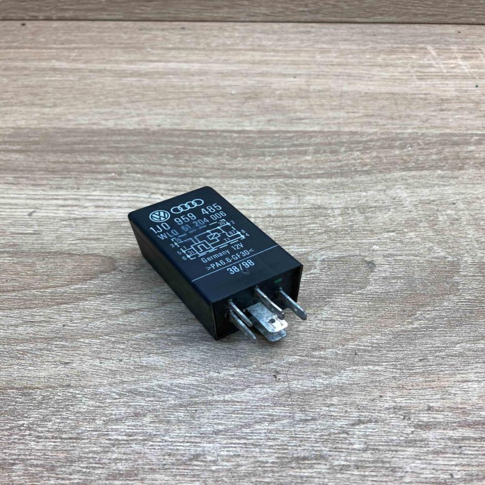 1J0959485  181 Other relay Audi A4 S4 B7 8E 8H