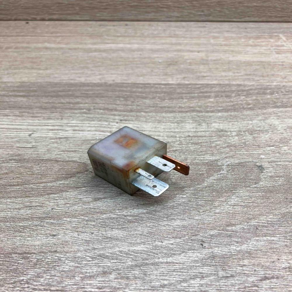 357911253 Used 103 Other relay Volkswagen PASSAT B3