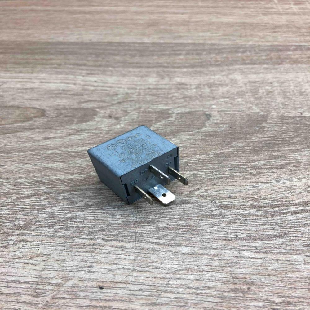 141951253B 20240072 53 Other relay Audi A8 S8 D3 4E