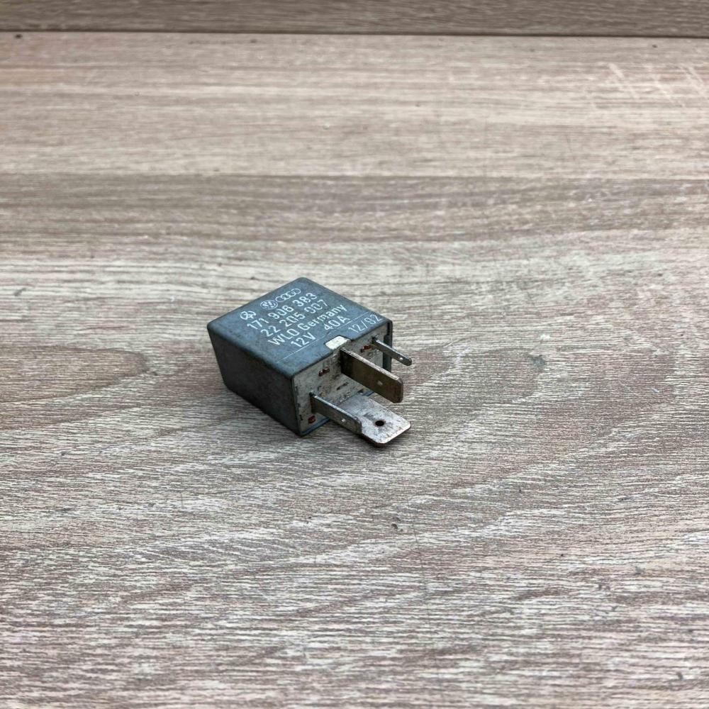 171906383 22205007 1 Other relay Volkswagen Golf IV