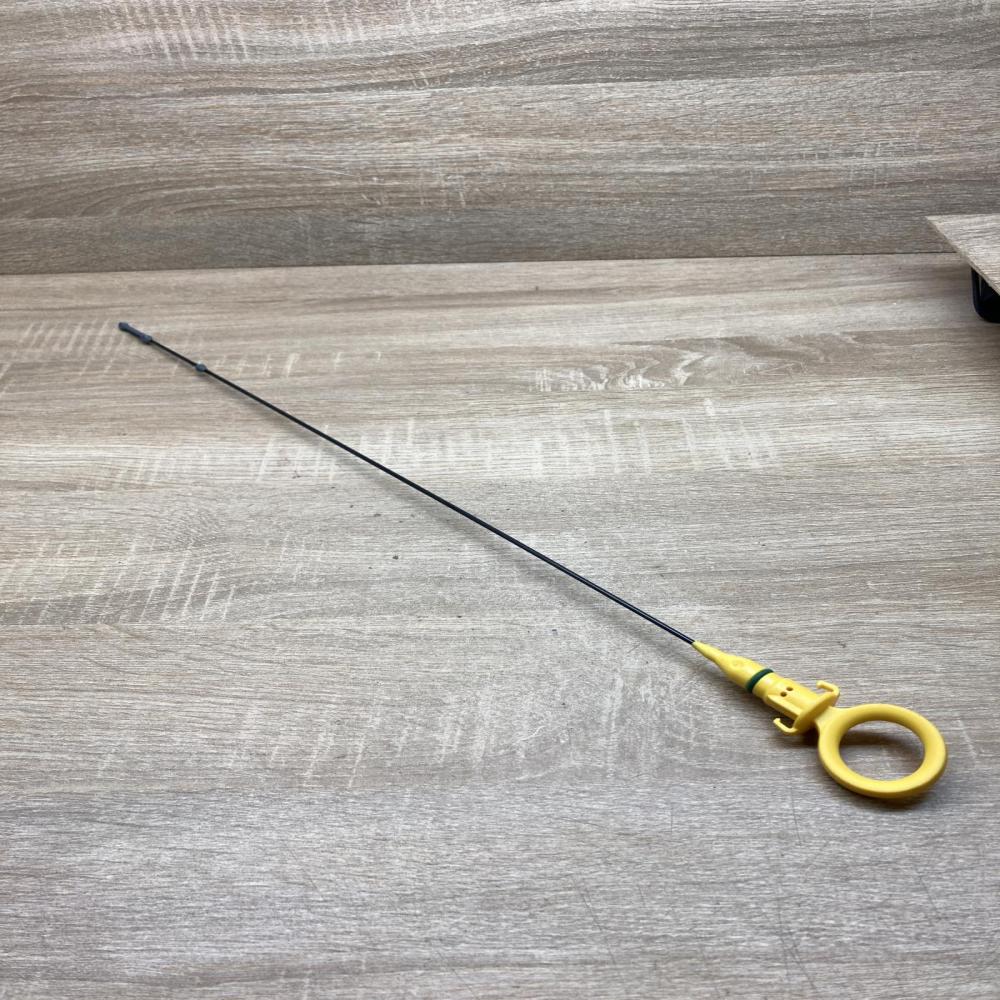 05L115611   Oil level dip stick Volkswagen Arteon