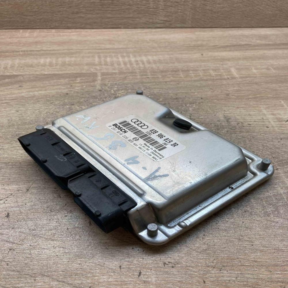 038906019BR 0281010226  Engine control unit/module ECU Audi A4 S4 B5 8D