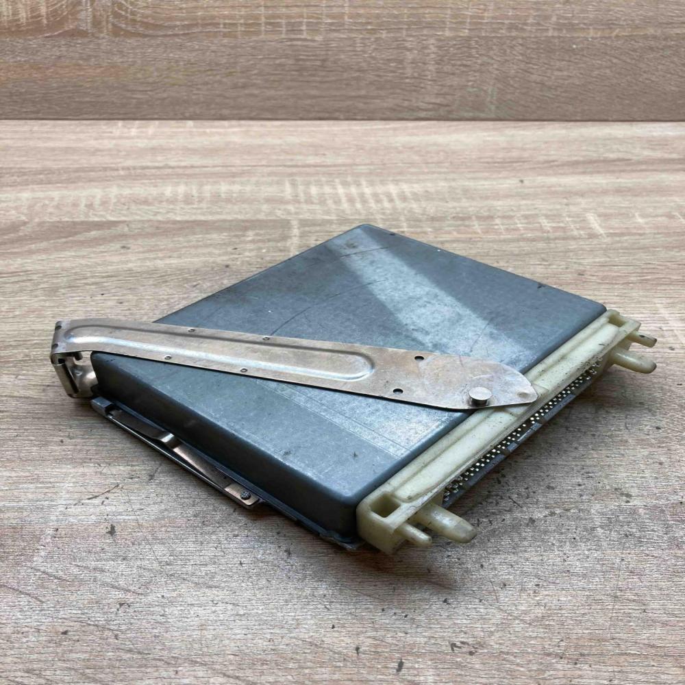 P01270297 0281001592  Engine control unit/module ECU Volvo S70  V70  V70 XC
