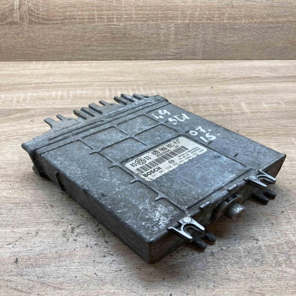 028906021FJ 0281001560 0353 Engine control unit/module ECU Volkswagen Golf III
