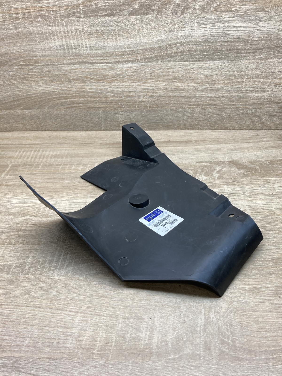 852937 9255819380  Other under body part Peugeot 405
