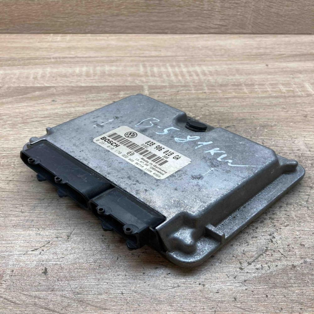 038906018GA 0281010170  Engine control unit/module ECU Volkswagen PASSAT B5.5