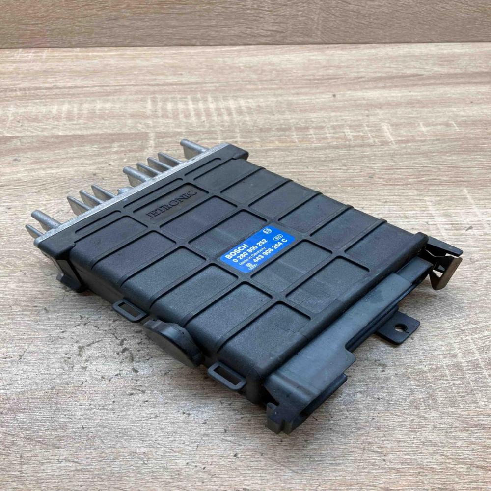 443906264C 0280800252  Engine control unit/module ECU Audi 80 90 B3