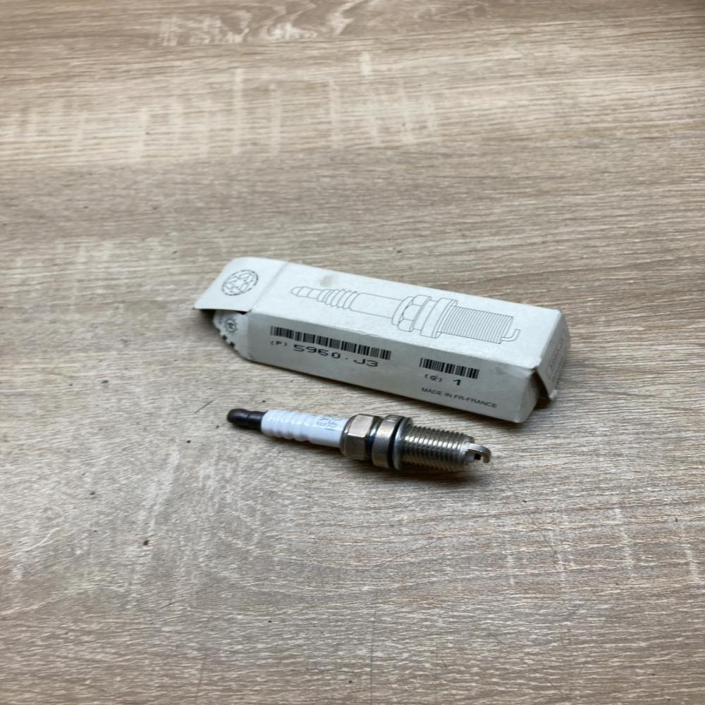 5960J3   Spark plug Citroen Xsara