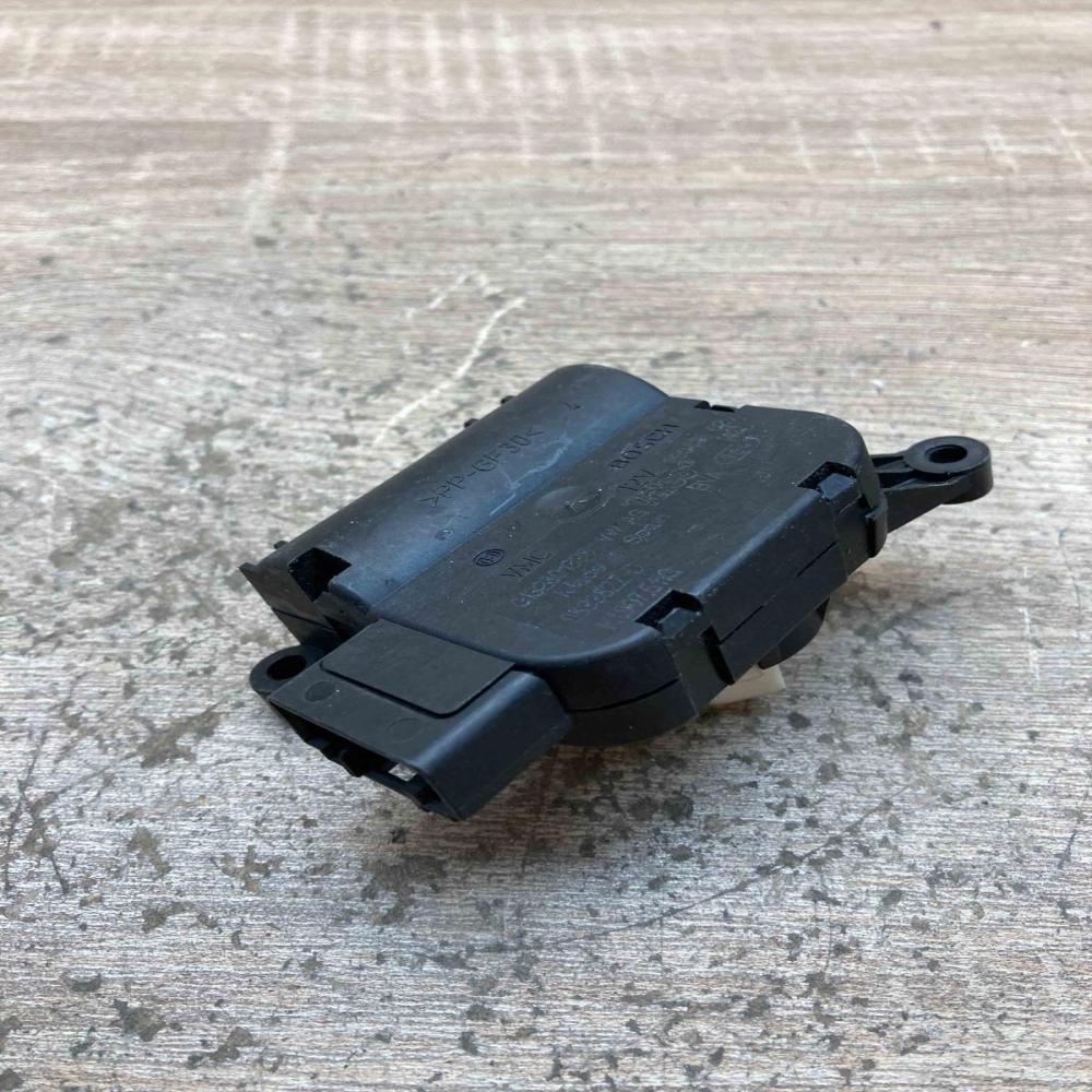 1K1907511G 0132801338  Air flap motor/actuator Volkswagen Touran I