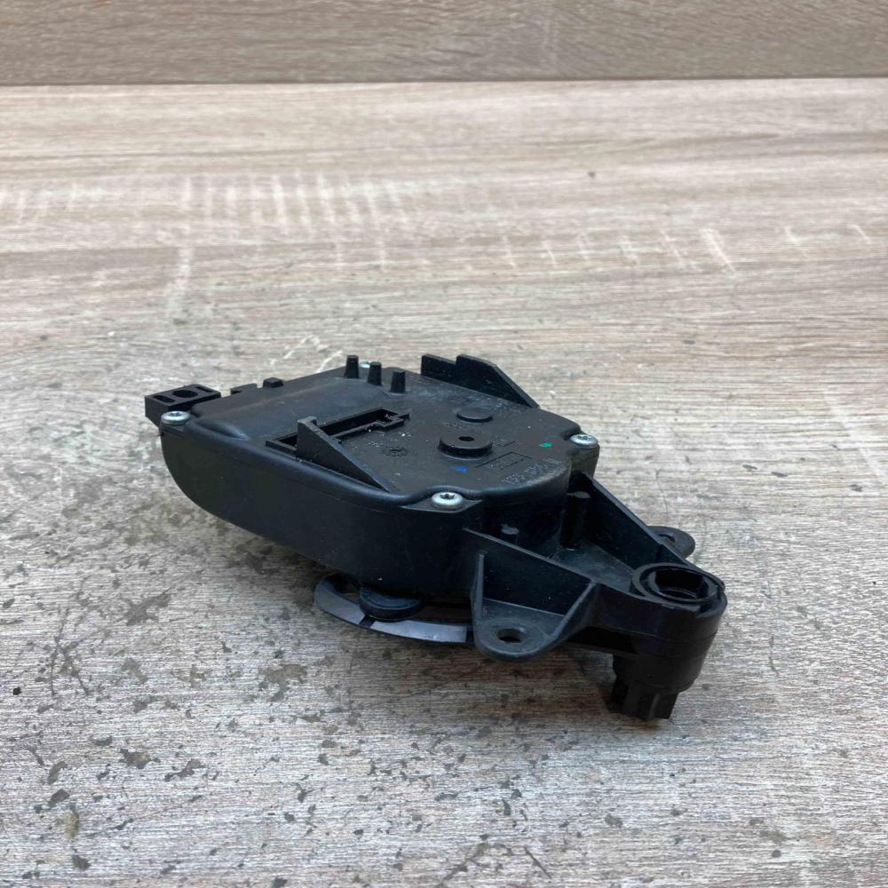 1J1907511A 6NN007692 00  Air flap motor/actuator Audi A6 S6 C6 4F