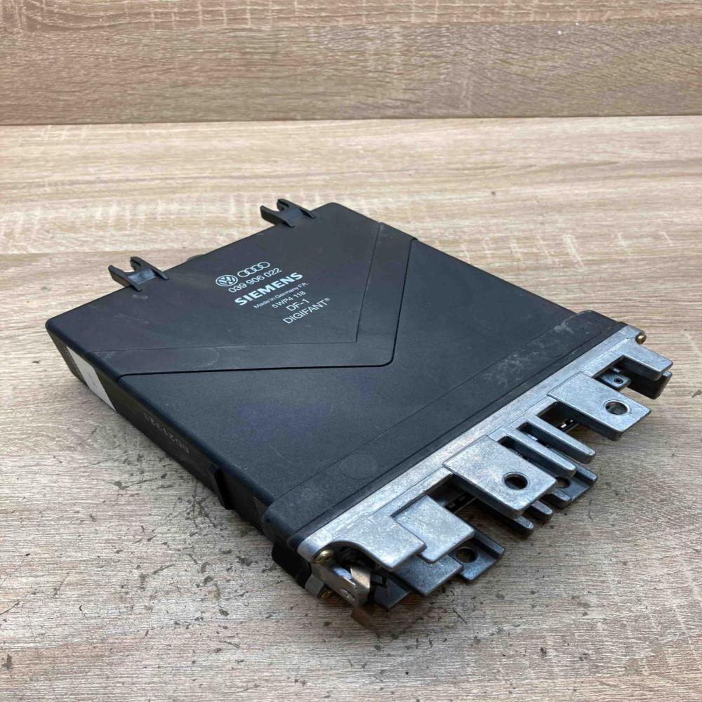 039906022 5WP4118 Main Engine control unit/module ECU Audi 80 90 S2 B4