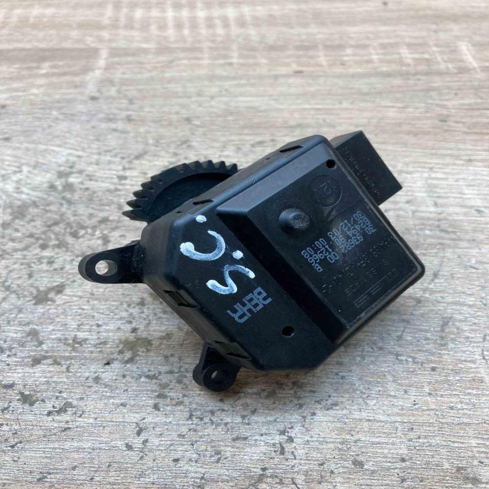 30 93682 00 B249490 12966  Air flap motor/actuator Volkswagen Polo