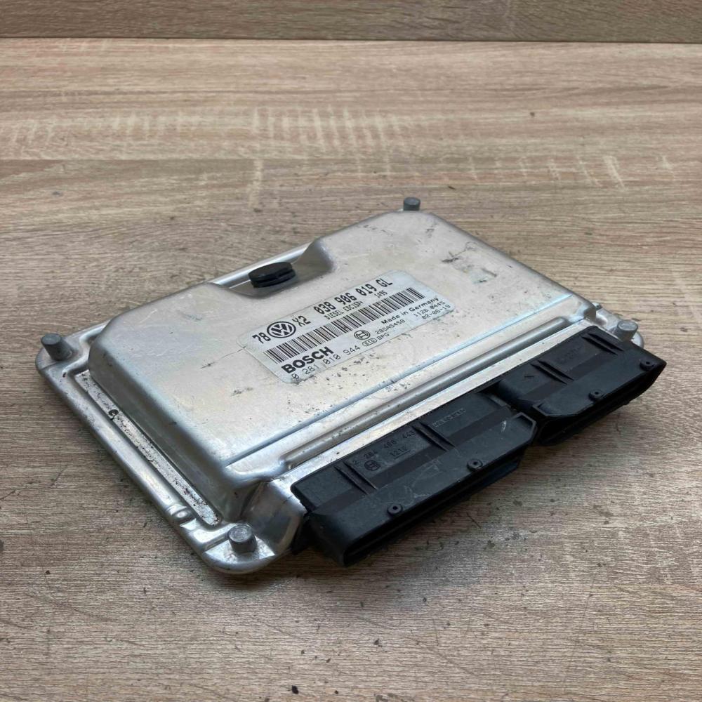 038906019GL 0281010944 78X2 Engine control unit/module ECU Volkswagen PASSAT B5.