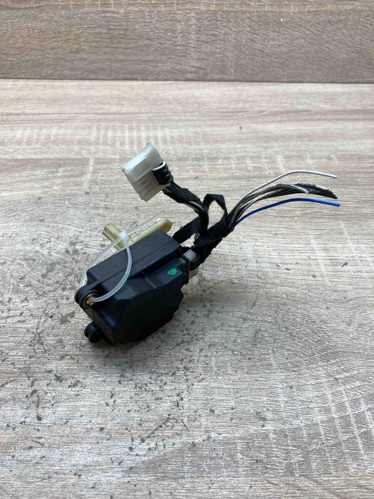 74932F MR 140103  Air flap motor/actuator Volvo S60