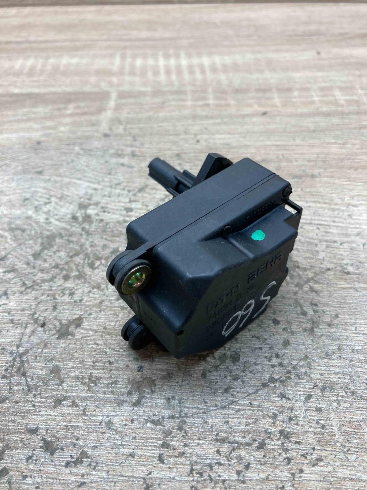 74931D ML 030501  Air flap motor/actuator Volvo S60