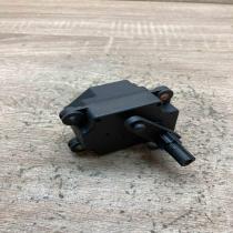 74931D ML 030501  Air flap motor/actuator Volvo S60