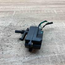 74931F ML 170103  Air flap motor/actuator Volvo S60