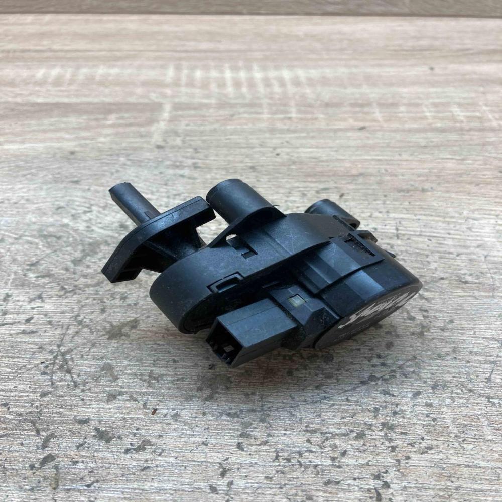 7M3907511 YM2H 19E616 SA  Air flap motor/actuator Volkswagen Sharan