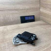 8D1820511E   Air flap motor/actuator Volkswagen PASSAT B5