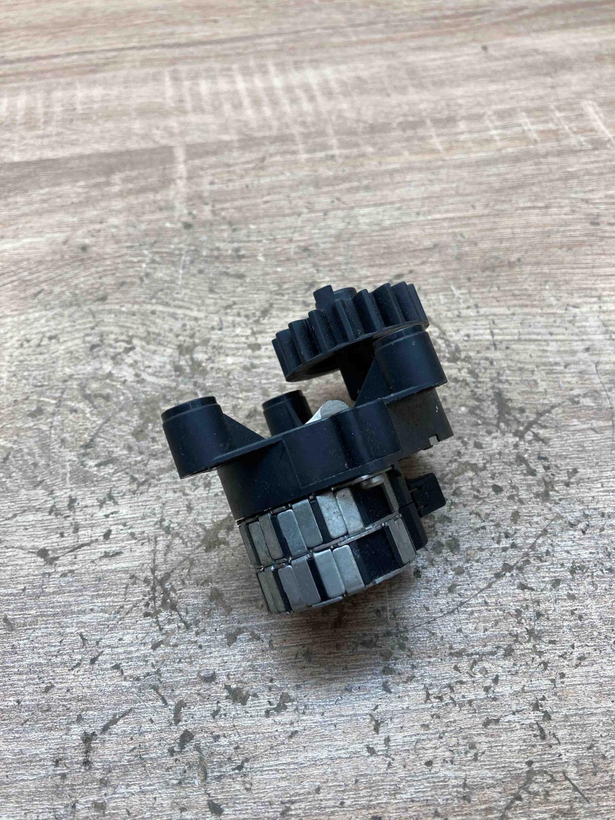 7M1907511A 532 9483 20A 19E616 AD Air flap motor/actuator Volkswagen Sharan