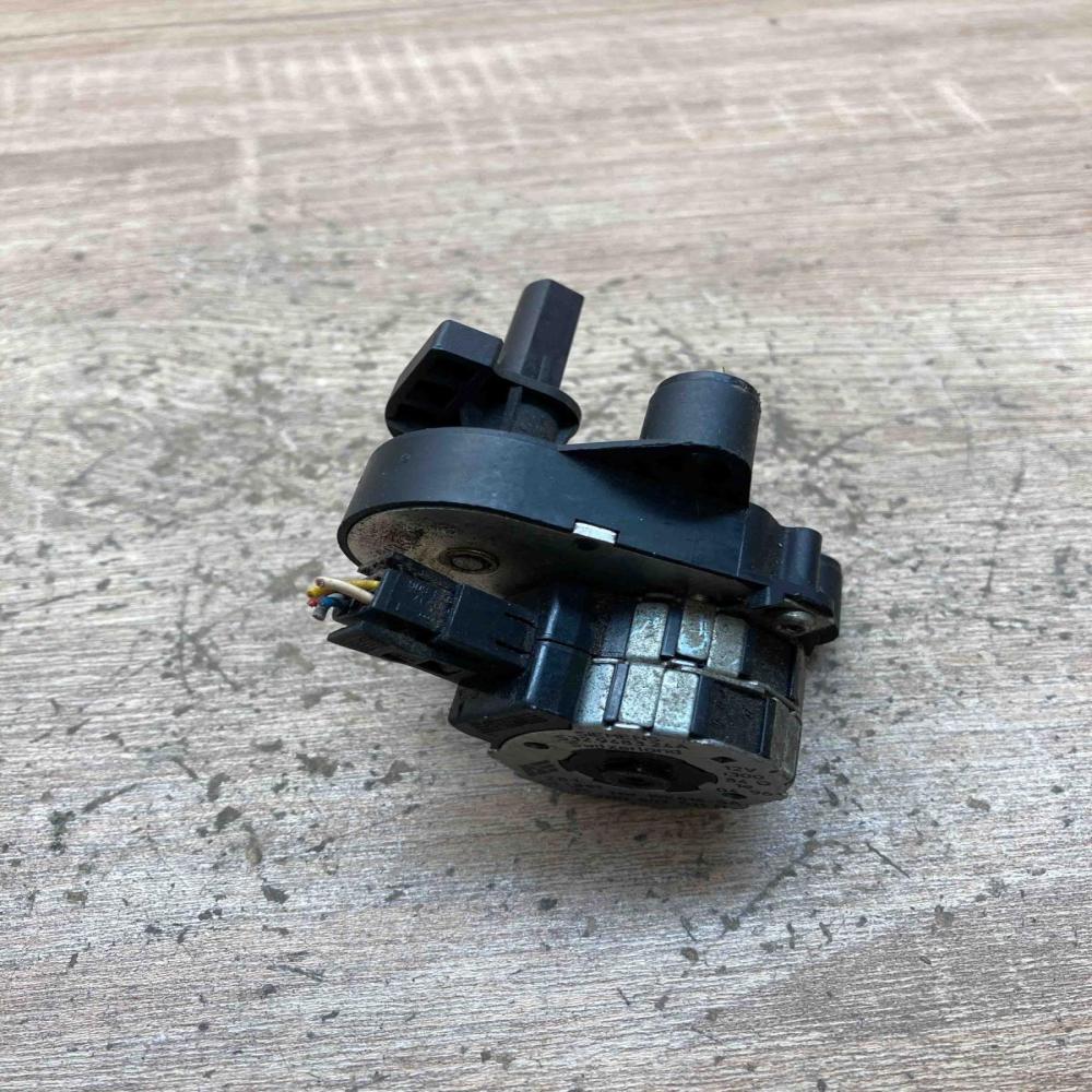 7M0907511D 532 9483 24A 19E616 SA Air flap motor/actuator Seat Alhambra (Mk1)