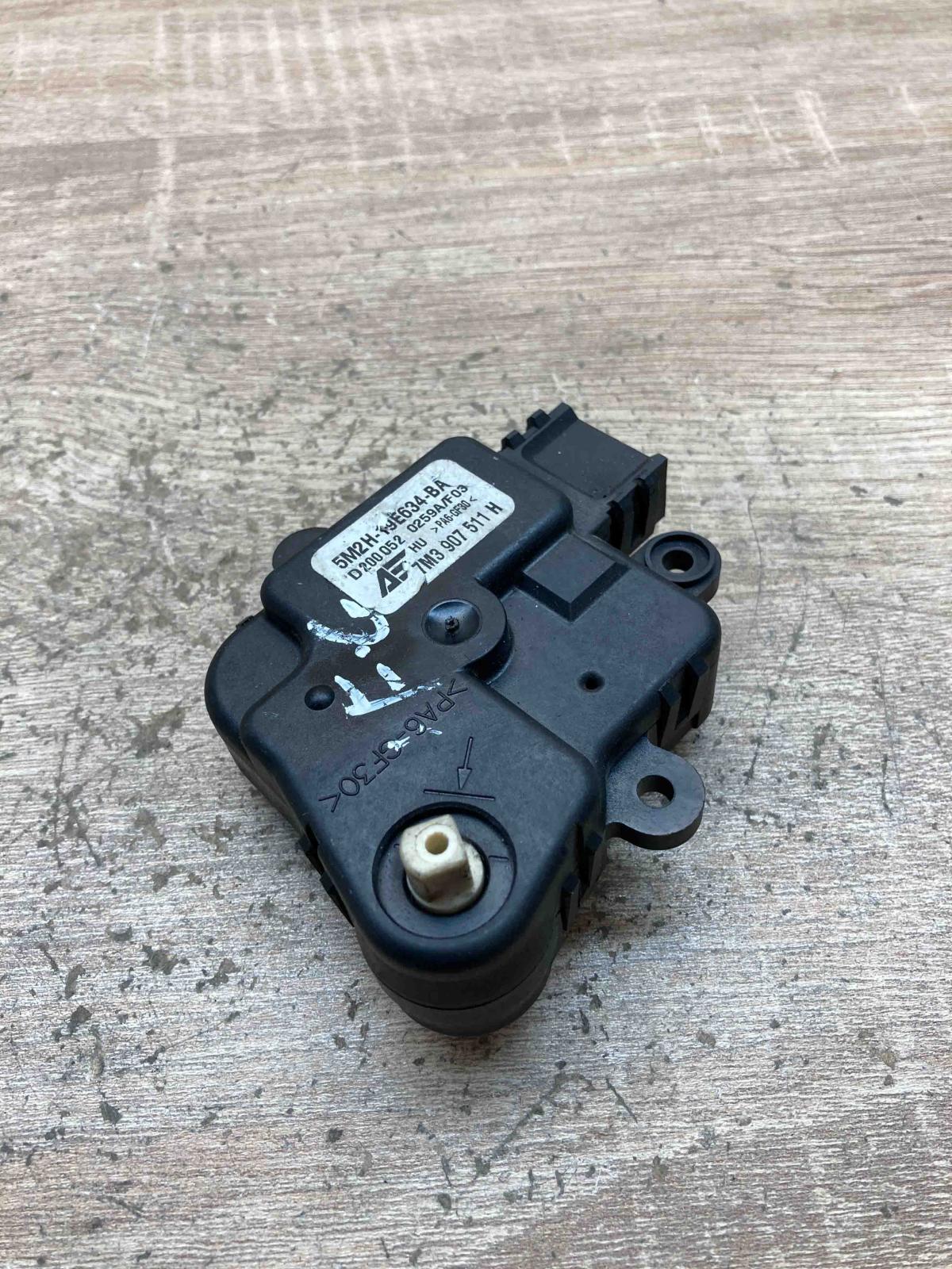 5M2H 19E634 BA 7M3907511H  Air flap motor/actuator Volkswagen Sharan