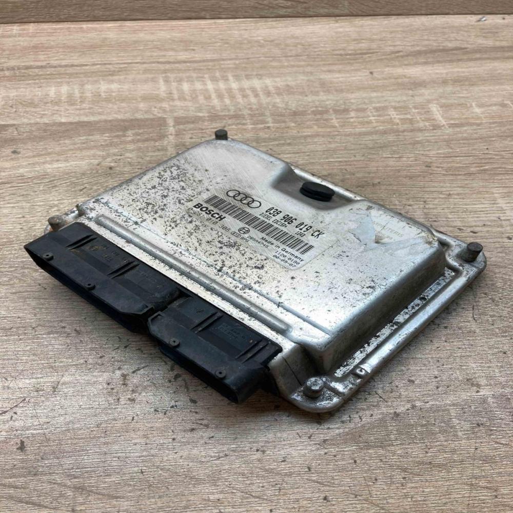 038906019CK 0281010308  Engine control unit/module ECU Audi A3 S3 8L