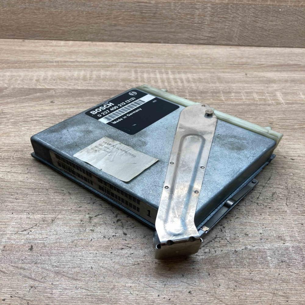 P06842677 0227400212 213 Engine control unit/module ECU Volvo 850