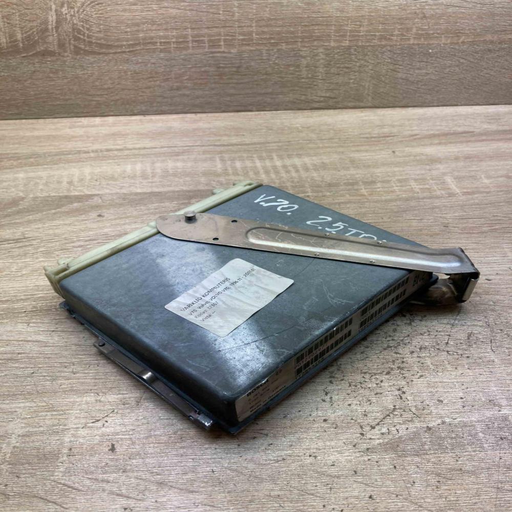 P01270297 0281001592  Engine control unit/module ECU Volvo S70  V70  V70 XC