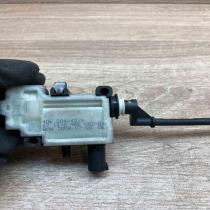 6985882 Used  Fuel tank cap lock motor BMW X5 E70